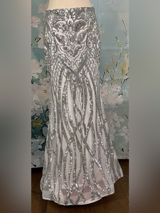 Camille La Vie Dresses & Skirts - Camille La Vie Silver Sequin Geometric Art Deco Mermaid Maxi Skirt Size 6
